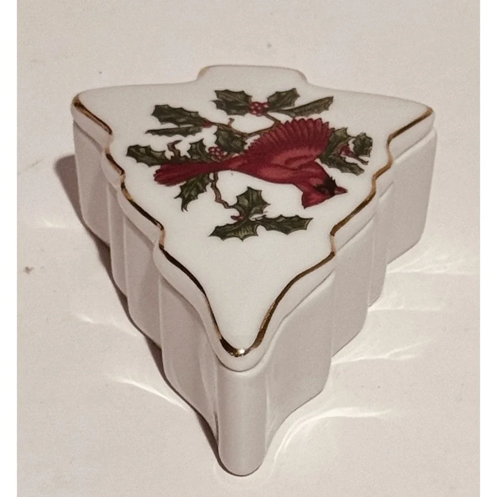 Vintage Lefton‎ Porcelain Christmas Tree Trinket Box Cardinal Design w Gold Trim